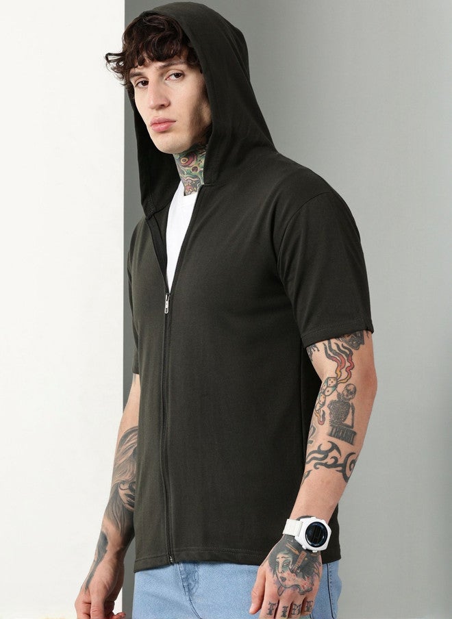 Own The Looks تي شيرت بقلنسوة قطن خالص للرجال بتصميم عصري - Image 3